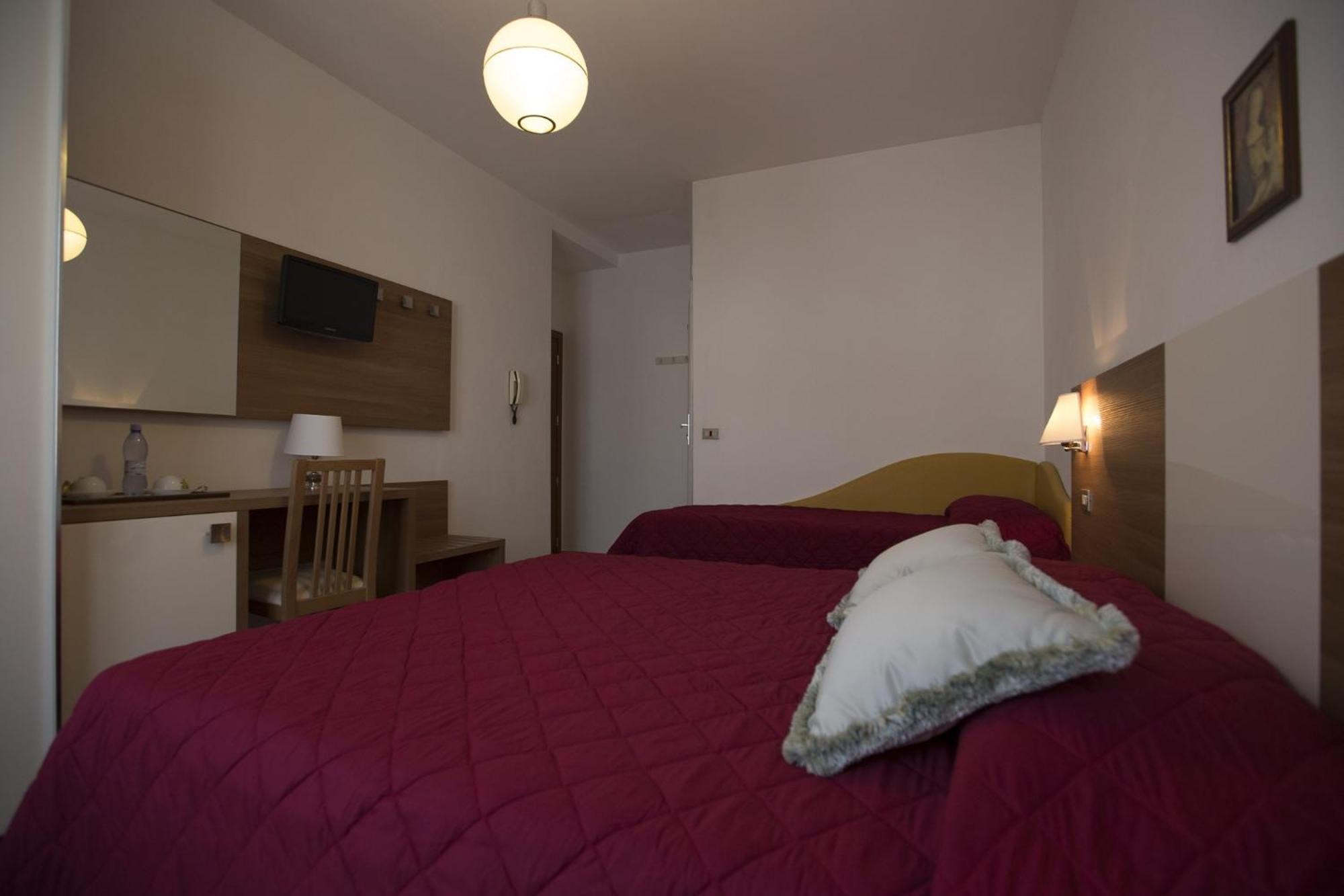 Hotel Brunella Rimini Esterno foto