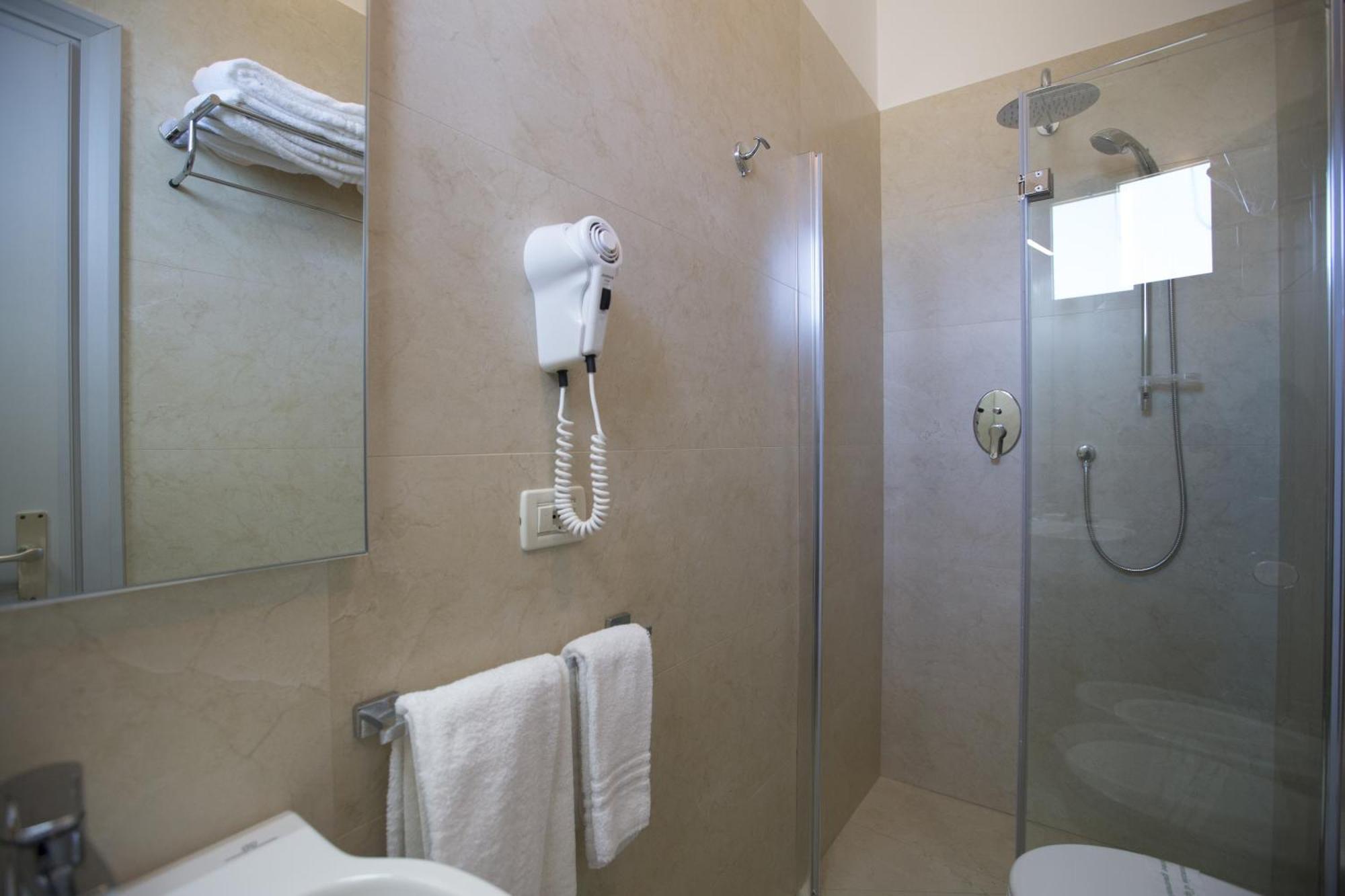 Hotel Brunella Rimini Esterno foto